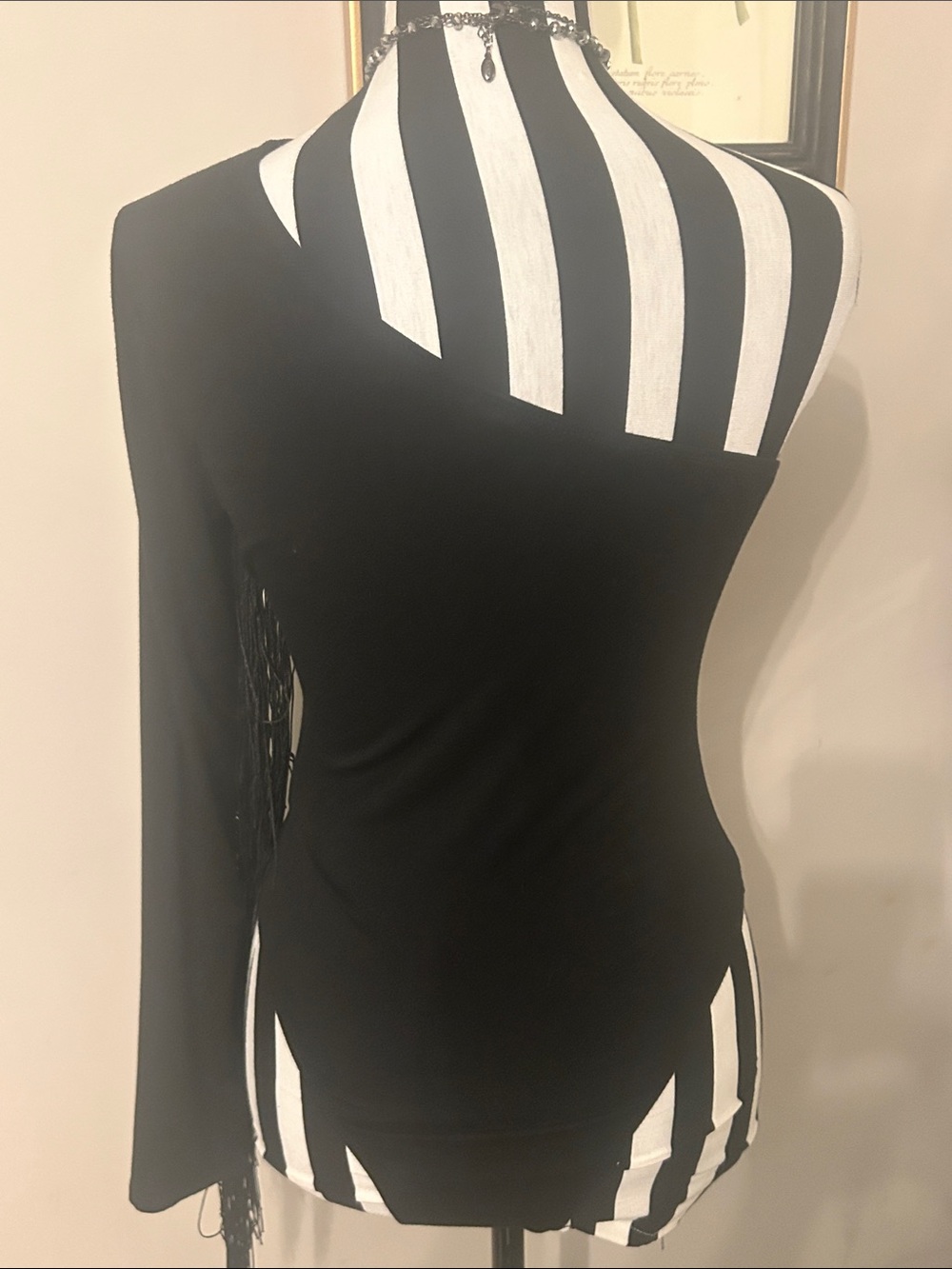 Woman’s black One shoulder fringe bodysuit small - Picture 6 of 9